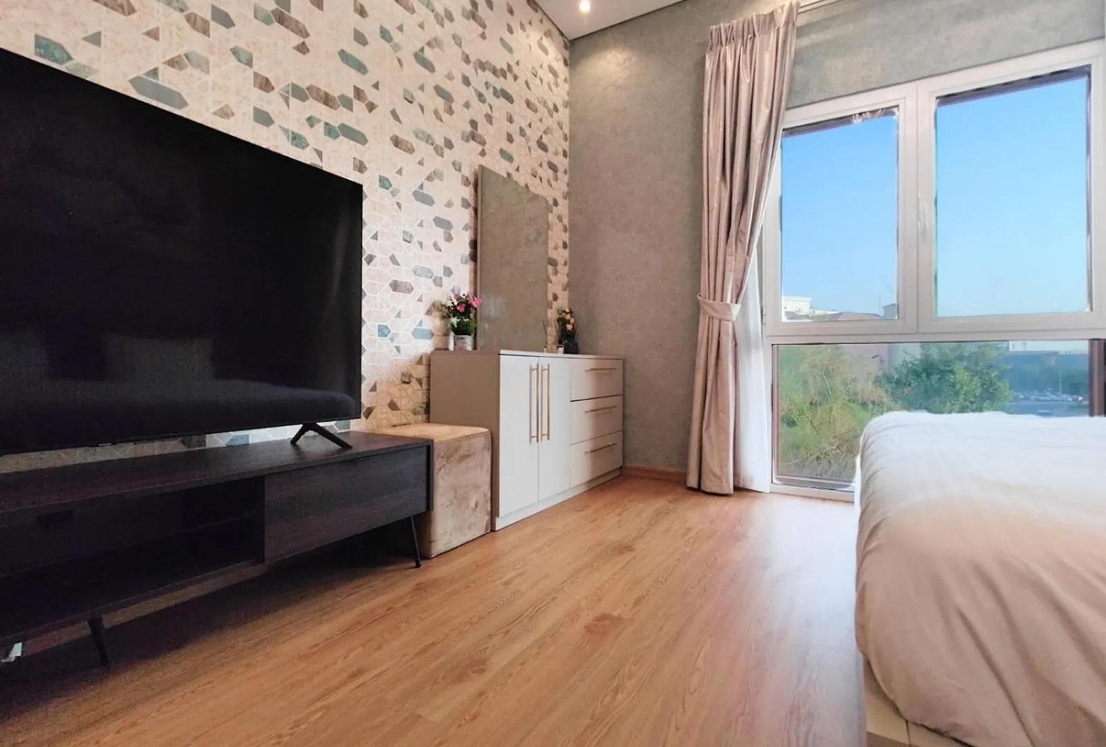 Stunning Studio At Discovery Gardens Building # 77 Near Metro Station By Al Sarya Holiday Home Ντουμπάι Διαμέρισμα
